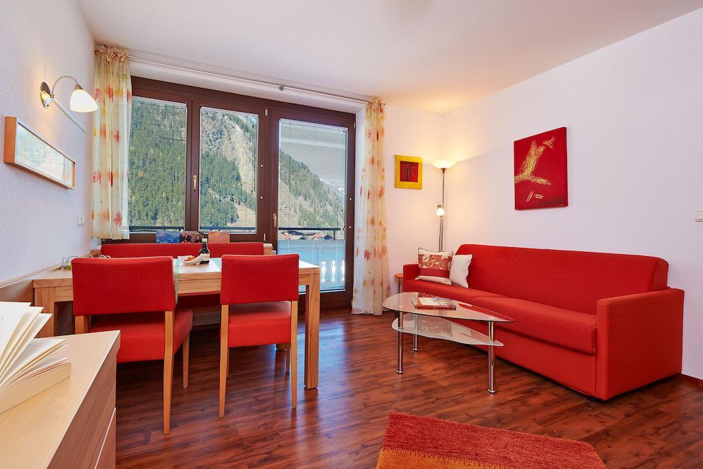 Skylounge Mayrhofen Kamer foto