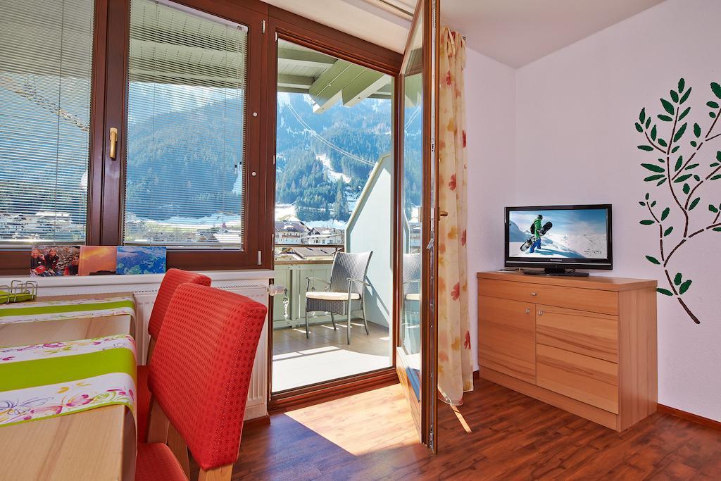 Skylounge Mayrhofen Kamer foto